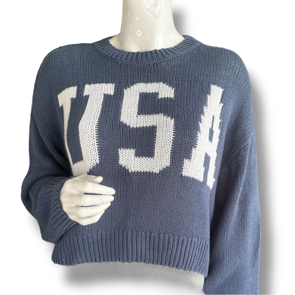 Grayson Threads USA Heather Blue Crew Neck Cropped Sweater. Women’s Size Medium
